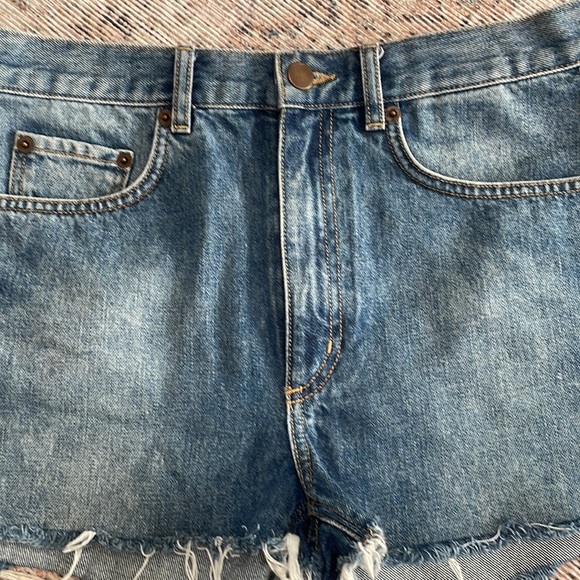& Other Stories Cut Off Denim Shorts - Picture 3 of 4